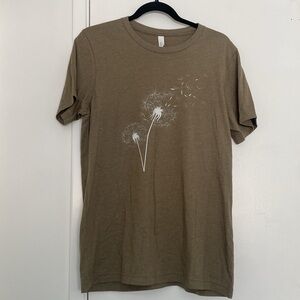 Army green dandelion wish graphic t shirt size medium